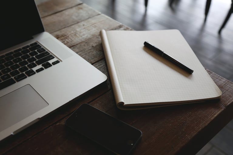A centralized approach to the efficient documentation of XML schemas and business rules